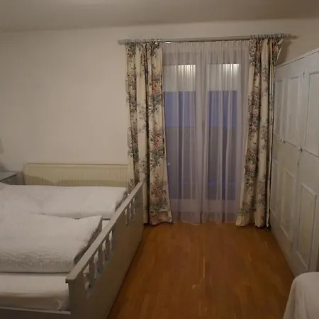 Bed & Breakfast Haus Senoner 3*