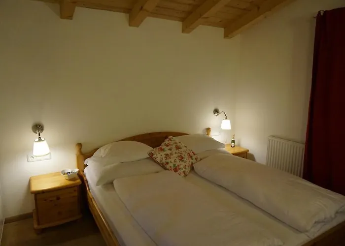 לינה וארוחת בוקר Haus Senoner 4*